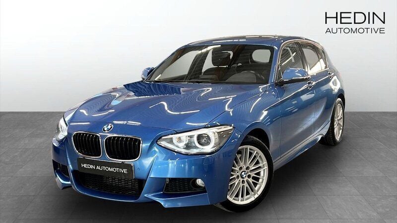 Blå Begagnad 2013 BMW 120 M Sport Halvkombi | 143 700 kr (Marknadspris) - Bild 1/4