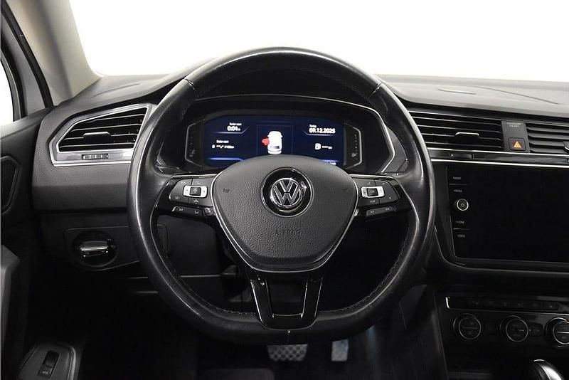Begagnad VW Tiguan Allspace R-line 200 HK (147 kW) 2019 Vit SUV