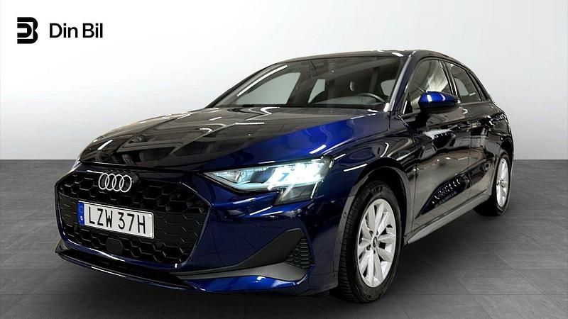 Blå Begagnad 2024 Audi A3 Sportback Proline Halvkombi | 309 000 kr (Lite dyr) - Bild 1/4
