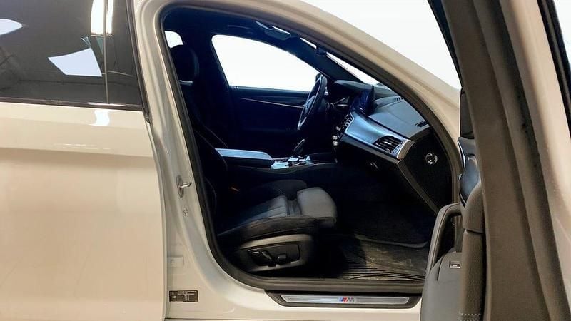 Begagnad BMW 530 M Sport 184 HK (135 kW) 2021 Vit Sedan