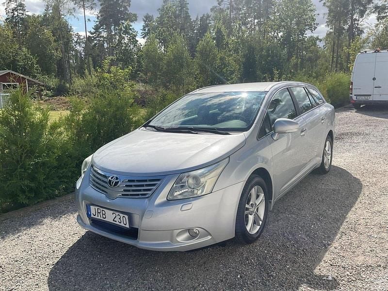 Svart Begagnad 2008 Toyota Avensis Business Edition Kombi | 69 000 kr (Marknadspris) - Bild 1/4