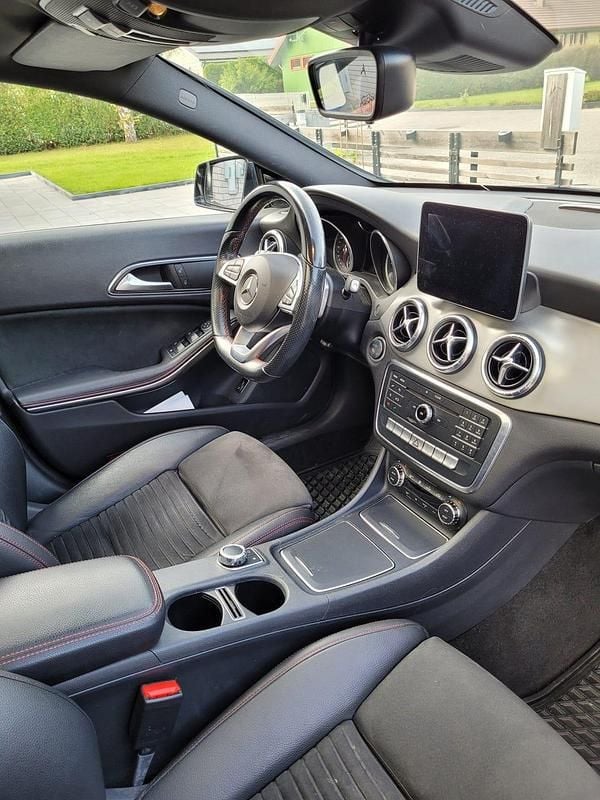 Begagnad Mercedes CLA220 177 HK (130 kW) 2018 Sedan