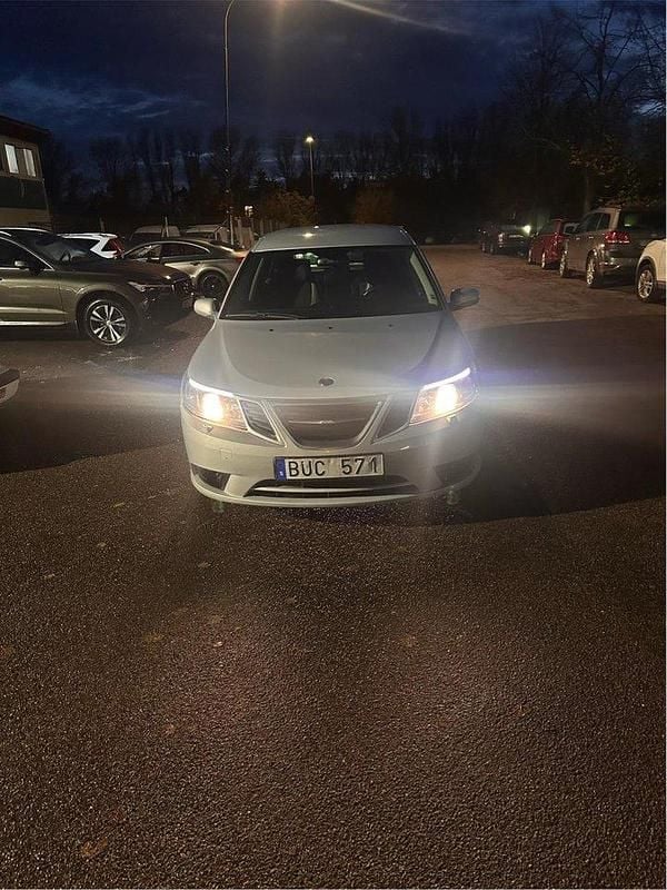 Grå Begagnad 2008 Saab 9-3 Linear Kombi | 55 000 kr (Marknadspris) - Bild 1/4