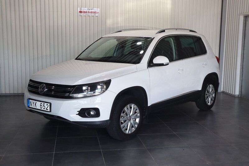 Vit Begagnad 2013 VW Tiguan Style SUV | 144 900 kr (Marknadspris) - Bild 1/4