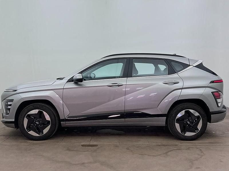 Begagnad Hyundai Kona Essential 160 kW (218 HK) 2024 Grå SUV