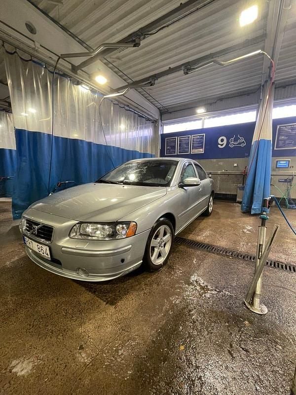 Begagnad 2007 Volvo S60 Sedan | 32 000 kr (Marknadspris) - Bild 1/4