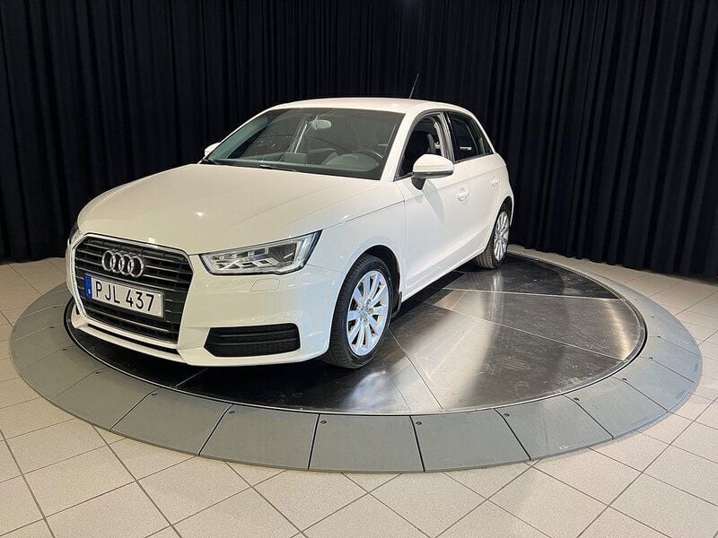 Vit Begagnad 2017 Audi A1 Sportback Proline Halvkombi | 134 900 kr (Marknadspris) - Bild 1/4