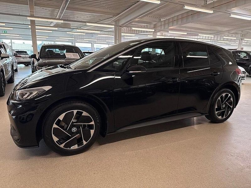 Svart Ny 2025 VW ID.3 Pure Halvkombi | 399 900 kr - Bild 1/4