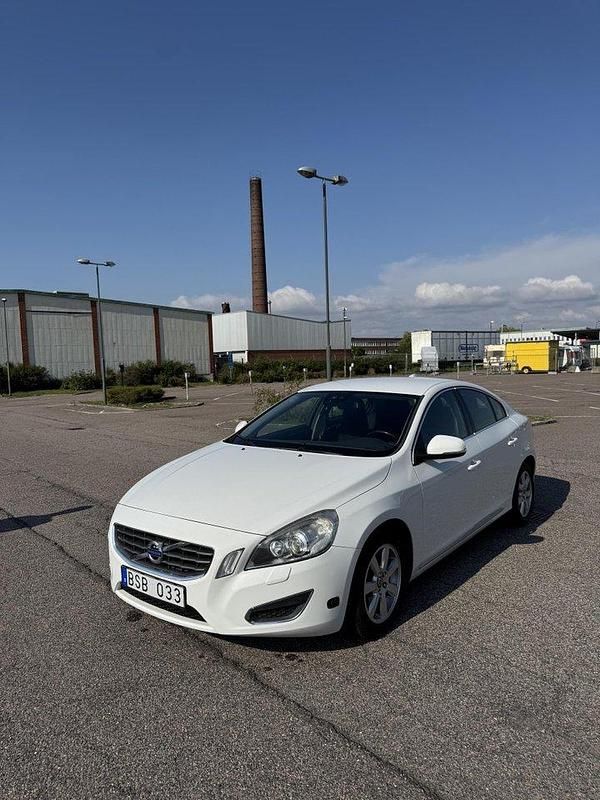Begagnad 2011 Volvo S60 Sedan | 95 000 kr - Bild 1/4