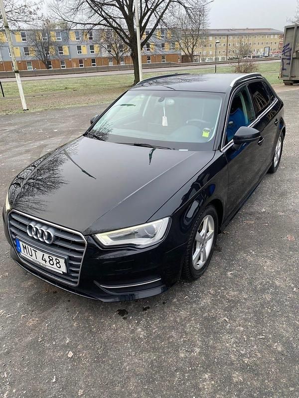 Begagnad 2015 Audi A3 Sportback Halvkombi | 143 500 kr (Lite dyr) - Bild 1/4