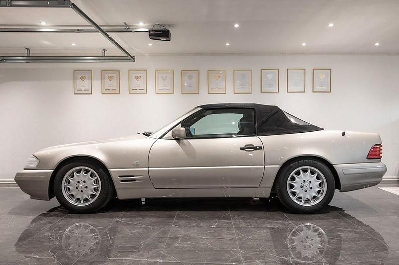 Begagnad Mercedes SL500 320 HK (235 kW) 1997 Silver Cab