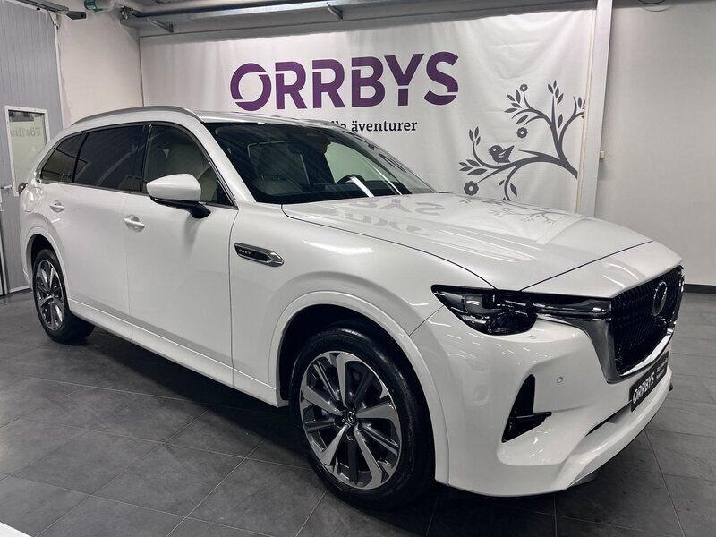 Vit (rhodium white metallic) Ny 2024 Mazda CX-80 Takumi-Line SUV | 696 000 kr (Marknadspris) - Bild 1/4