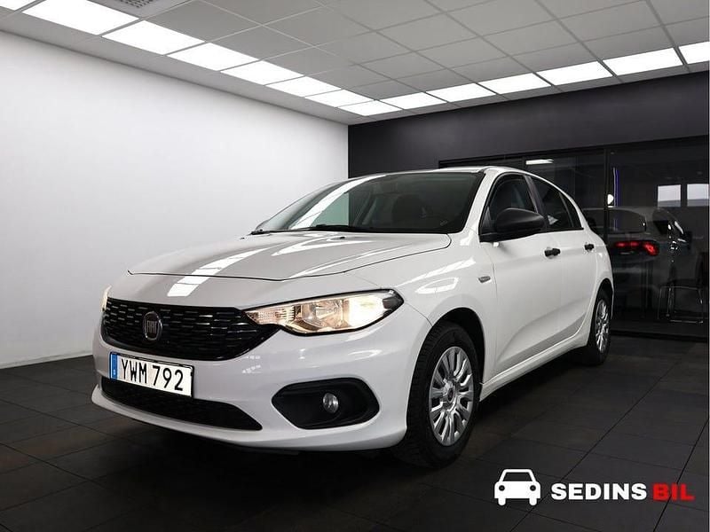 Begagnad Fiat Tipo 97 HK (71 kW) 2018 Vit Halvkombi