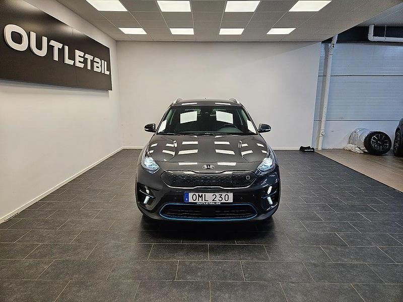 Begagnad Kia e-Niro Advance 150 kW (204 HK) 2021 Grå SUV