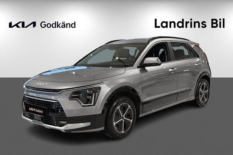 Grå Begagnad 2023 Kia Niro Advance SUV | 289 300 kr (Bra pris) - Bild 1/4