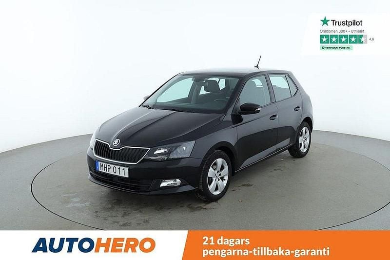 Svart Begagnad 2018 Skoda Fabia Style Halvkombi | 119 000 kr (Marknadspris) - Bild 1/4