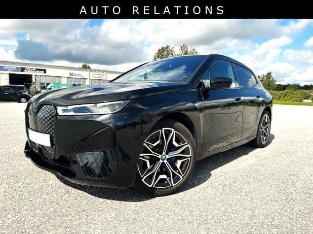 Begagnad 2023 BMW iX Comfort Edition SUV | 999 900 kr - Bild 1/4