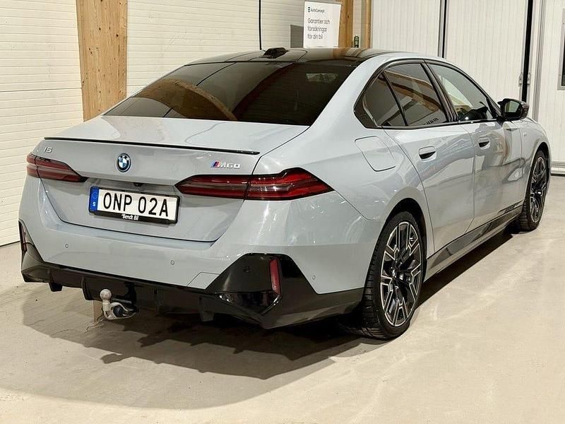 Begagnad BMW i5 442 kW (601 HK) 2024 Grå Sedan