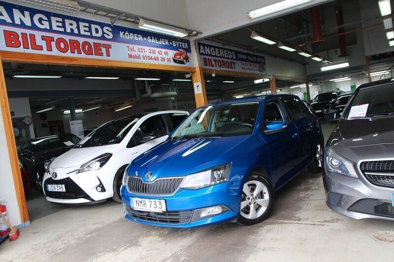 Blå Begagnad 2018 Skoda Fabia Style Halvkombi | 99 999 kr (Marknadspris) - Bild 1/4