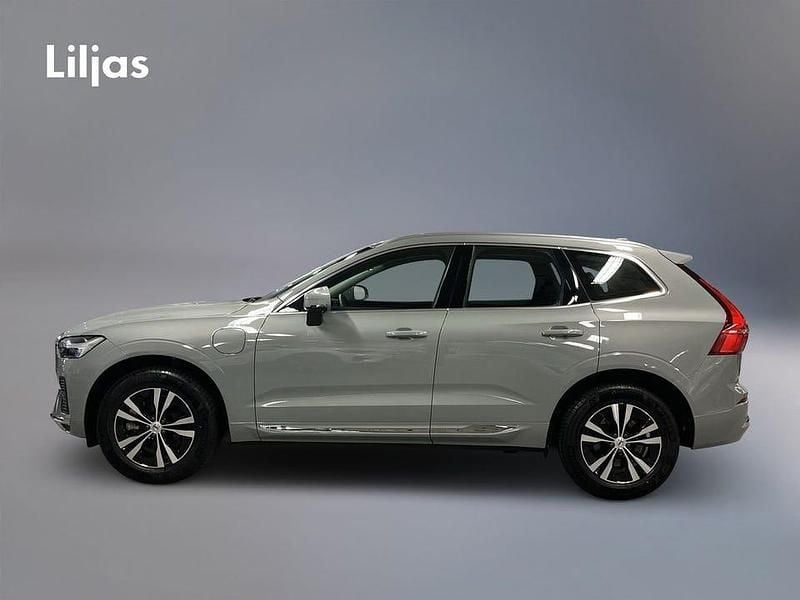Begagnad Volvo XC60 Core 355 HK (261 kW) 2025 Grå SUV