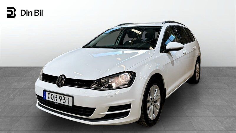 Vit Begagnad 2017 VW Golf VII Kombi | 149 900 kr (Marknadspris) - Bild 1/4
