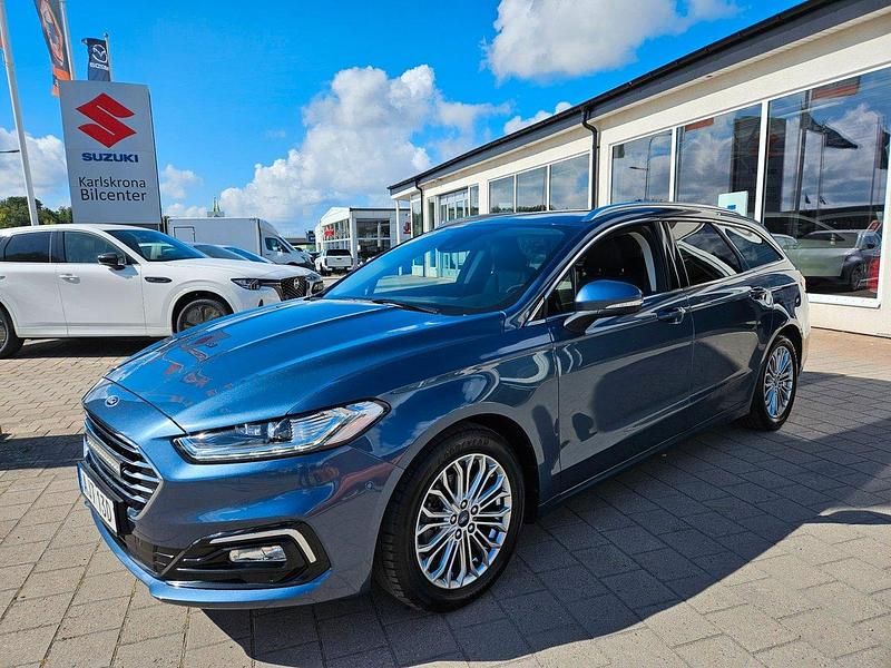 Blå (blå metallic) Begagnad 2021 Ford Mondeo Titanium Kombi | 199 000 kr (Bra pris) - Bild 1/4