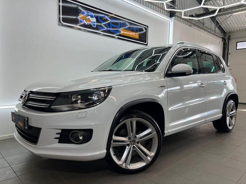 Vit Begagnad 2014 VW Tiguan Sport SUV | 109 900 kr (Marknadspris) - Bild 1/4