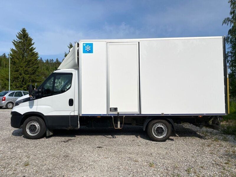 Vit Begagnad 2019 Iveco Daily Van | 231 250 kr - Bild 1/4