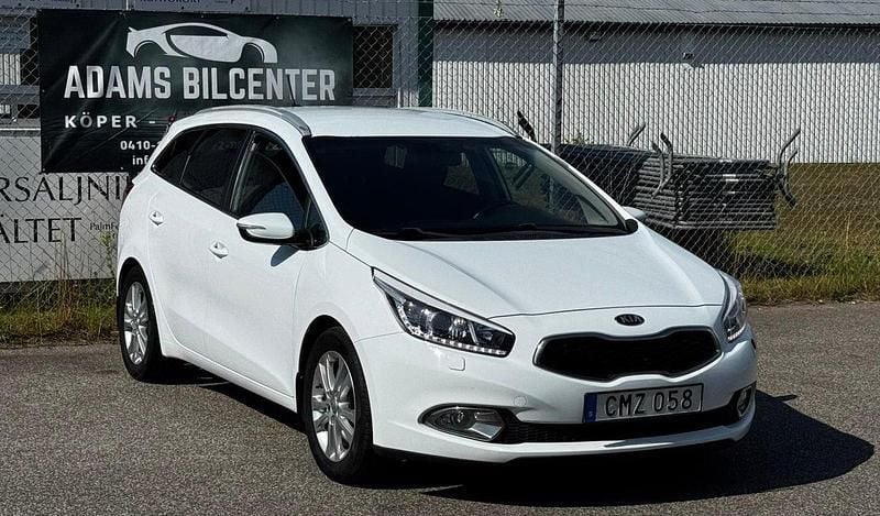 Vit Begagnad 2014 Kia Ceed Sportswagon Comfort Kombi | 82 800 kr (Marknadspris) - Bild 1/4