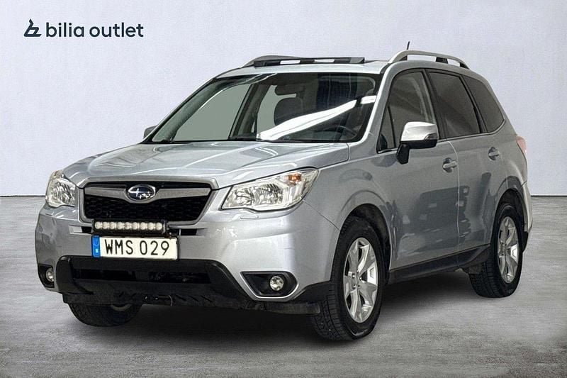 Silver Begagnad 2015 Subaru Forester SUV | 124 900 kr (Marknadspris) - Bild 1/3