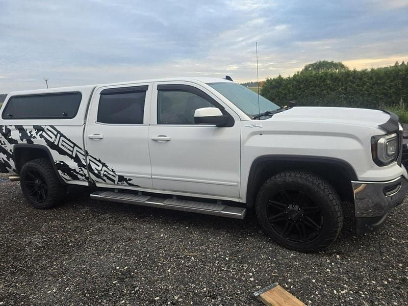 Vit Begagnad 2017 GMC Sierra Sedan | 350 000 kr - Bild 1/4