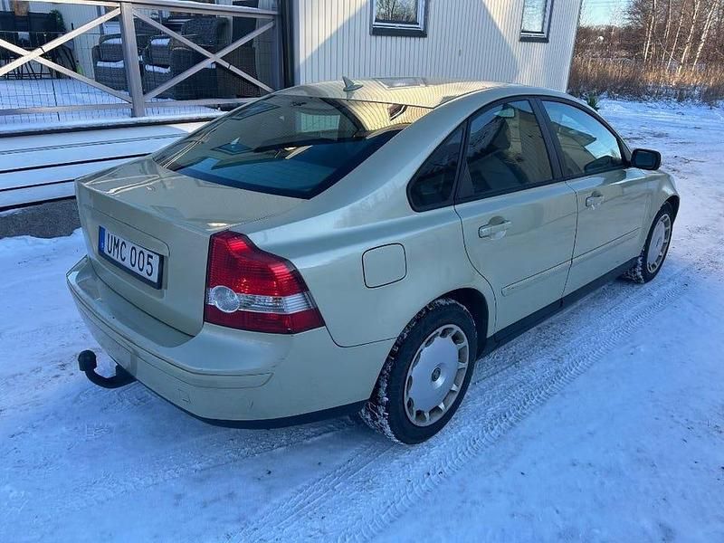 Begagnad Volvo S40 170 HK (125 kW) 2004 Metallic Sedan