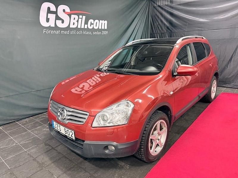 Begagnad Nissan Qashqai +2 150 HK (110 kW) 2009 Röd SUV