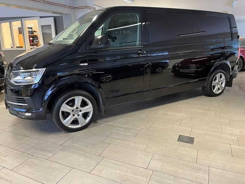 Svart Begagnad 2016 VW T6 Van | 175 000 kr (Bra pris) - Bild 1/4