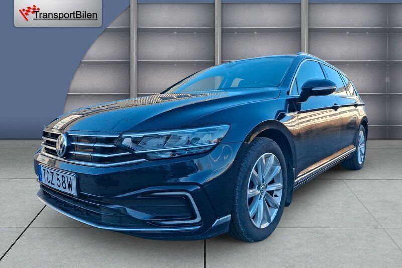 Svart Begagnad 2019 VW Passat Executive Kombi | 200 000 kr (Marknadspris) - Bild 1/4
