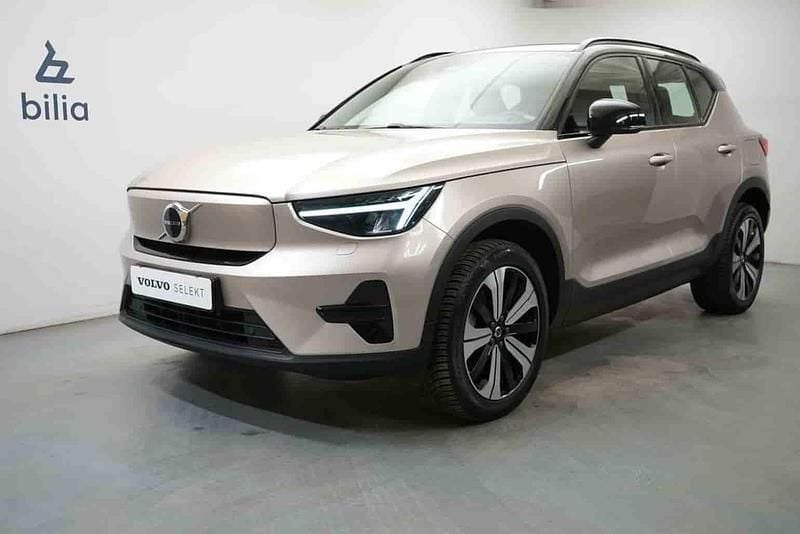 Grå Begagnad 2023 Volvo XC40 Single Motor SUV | 354 900 kr - Bild 1/1