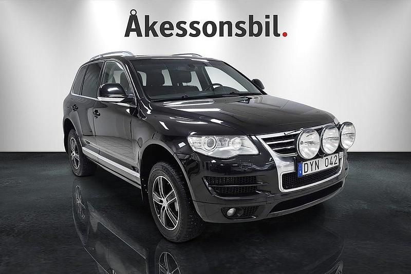 Svart Begagnad 2008 VW Touareg SUV | 89 000 kr - Bild 1/4