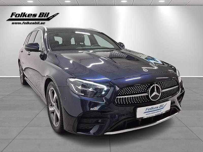 Begagnad Mercedes E400 AMG 330 HK (242 kW) 2022 Marinblå metallic Kombi