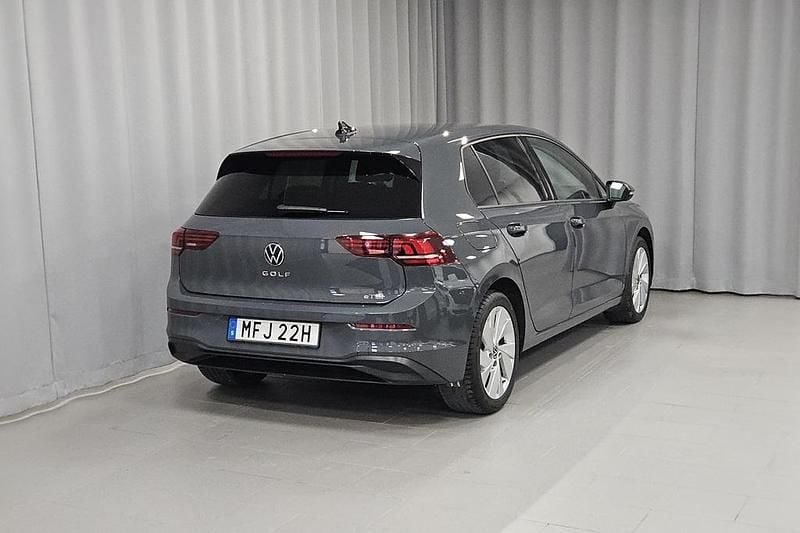 Begagnad VW Golf VIII Life 151 HK (111 kW) 2025 Grå Halvkombi