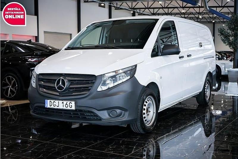 Vit Begagnad 2021 Mercedes Vito Van | 274 500 kr (Superpris) - Bild 1/4