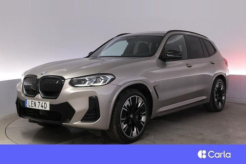 Grå Begagnad 2023 BMW iX3 M Sport SUV | 537 900 kr (Marknadspris) - Bild 1/3
