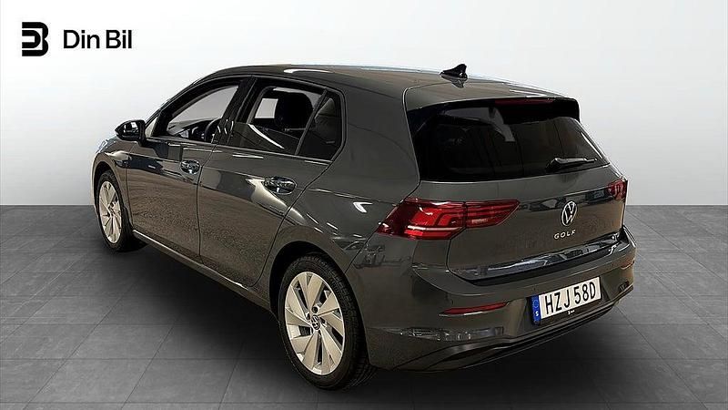 Begagnad VW Golf VIII Edition 150 HK (110 kW) 2024 Mörkgrå Halvkombi