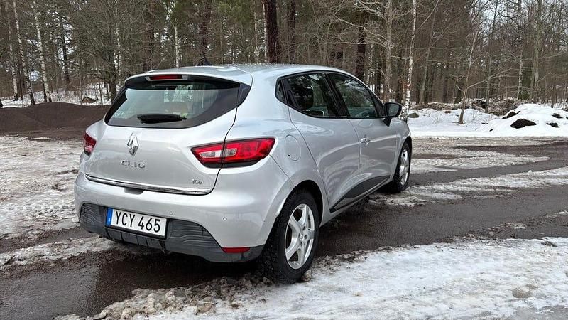 Begagnad Renault Clio IV 90 HK (66 kW) 2016