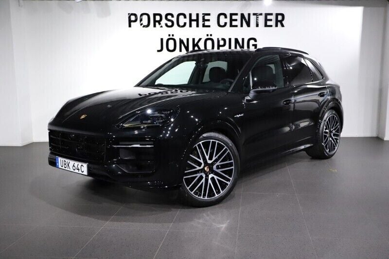 Svart (black) Ny 2025 Porsche Cayenne SUV | 1 492 900 kr (Superpris) - Bild 1/4