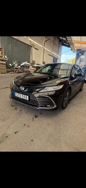 Begagnad Toyota Camry Hybrid 218 HK (160 kW) 2022 Sedan