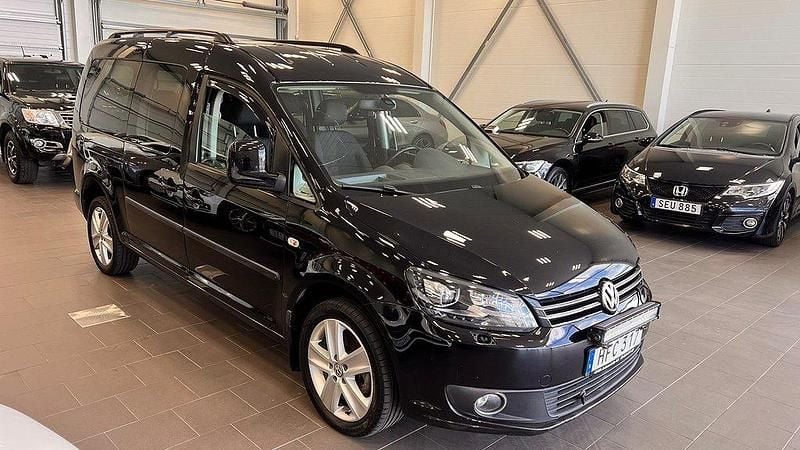 Svart Begagnad 2014 VW Caddy Maxi Life Life Minibuss | 219 900 kr (Dyr) - Bild 1/4