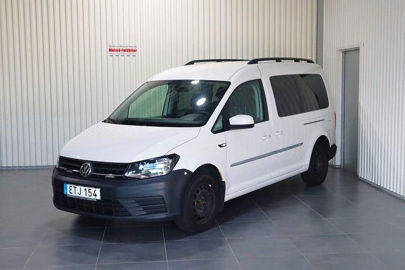 Vit Begagnad 2016 VW Caddy Maxi Life Life Minibuss | 209 900 kr (Marknadspris) - Bild 1/4