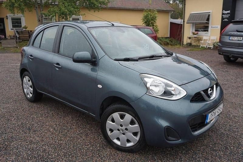 Mörkgrå Begagnad 2015 Nissan Micra Halvkombi | 64 900 kr (Marknadspris) - Bild 1/4