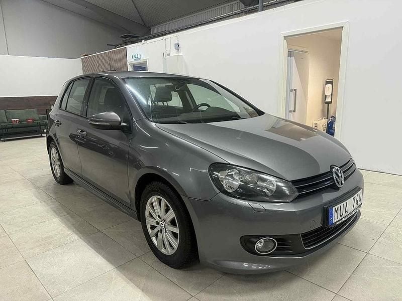 Grå Begagnad 2012 VW Golf VII Halvkombi | 59 500 kr (Marknadspris) - Bild 1/4