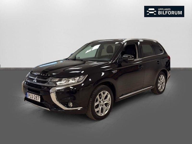 Svart Begagnad 2017 Mitsubishi Outlander SUV | 169 000 kr (Marknadspris) - Bild 1/4